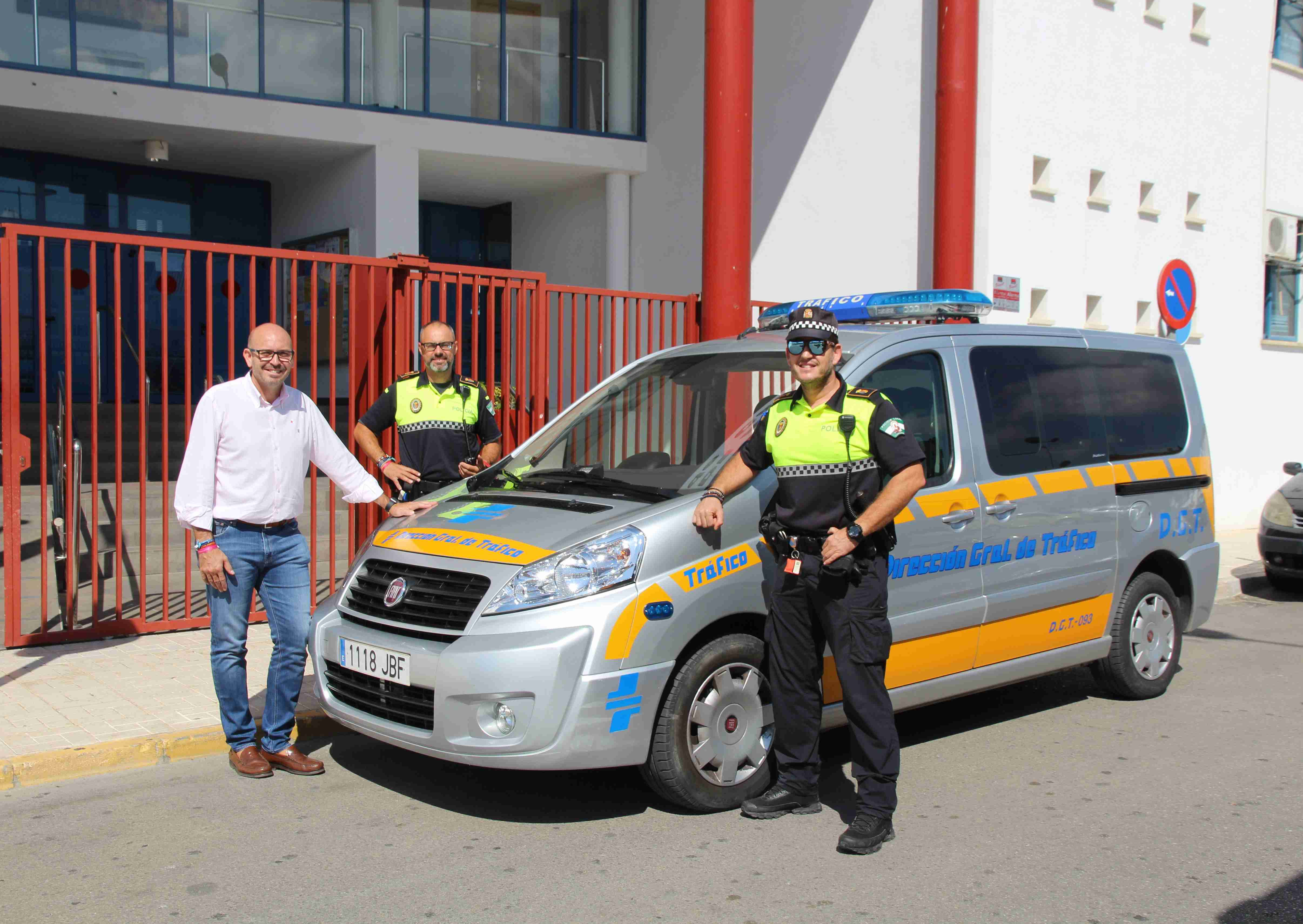 coche-dgt-controles-alcoholemia-6
